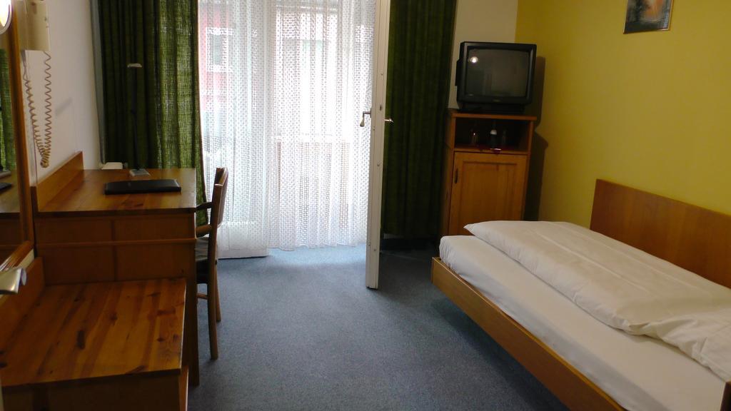 City Hotel Pforzheim Room photo